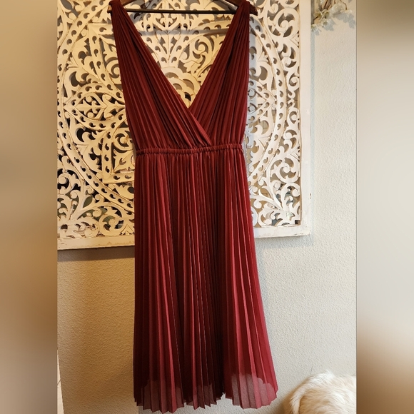 ARITIZA WILFRED BRICK COLOR PLEATED DRESS V NECK A-LINE SZ MEDIUM - Picture 7 of 13